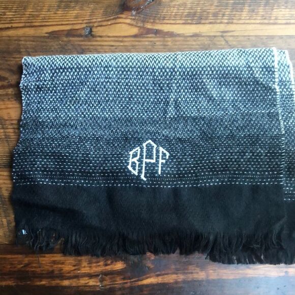 Large scarf in Black and Gray initials BFP - Picture 1 of 3